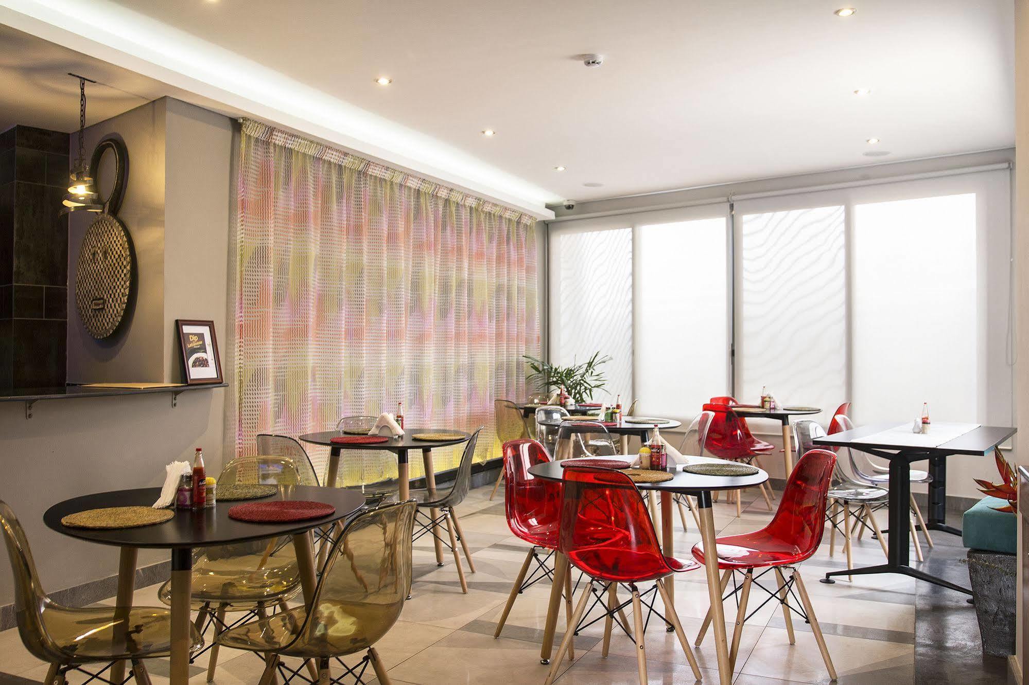 Urbano Hotel By Roots Wiaboman Εξωτερικό φωτογραφία